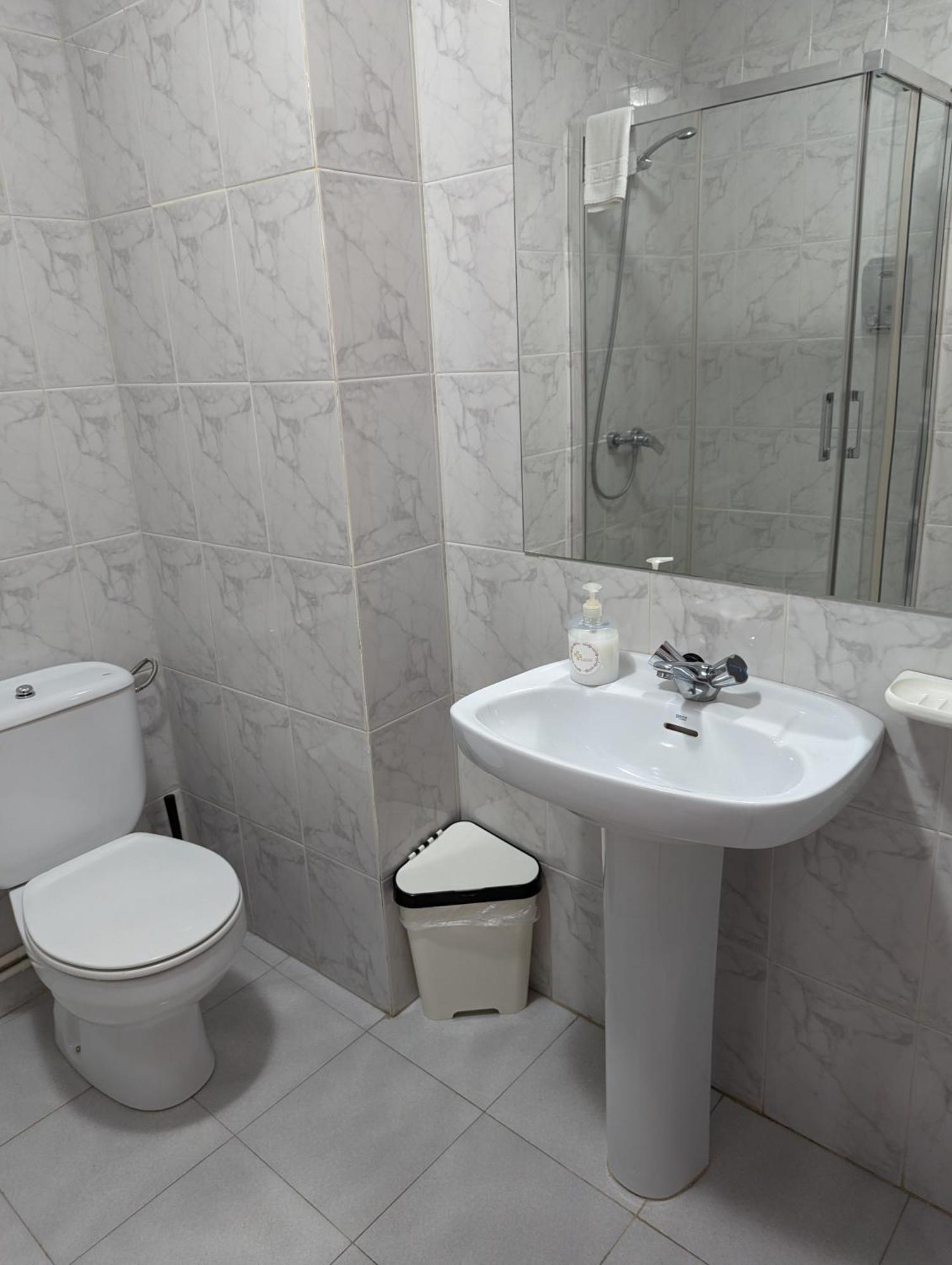 Apartamentos Turísticos Guillermo Palas de Rei Exterior foto